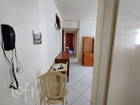 Image 39 - 250010